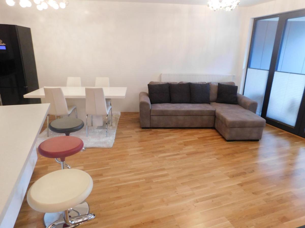 Apartma Ypsilon